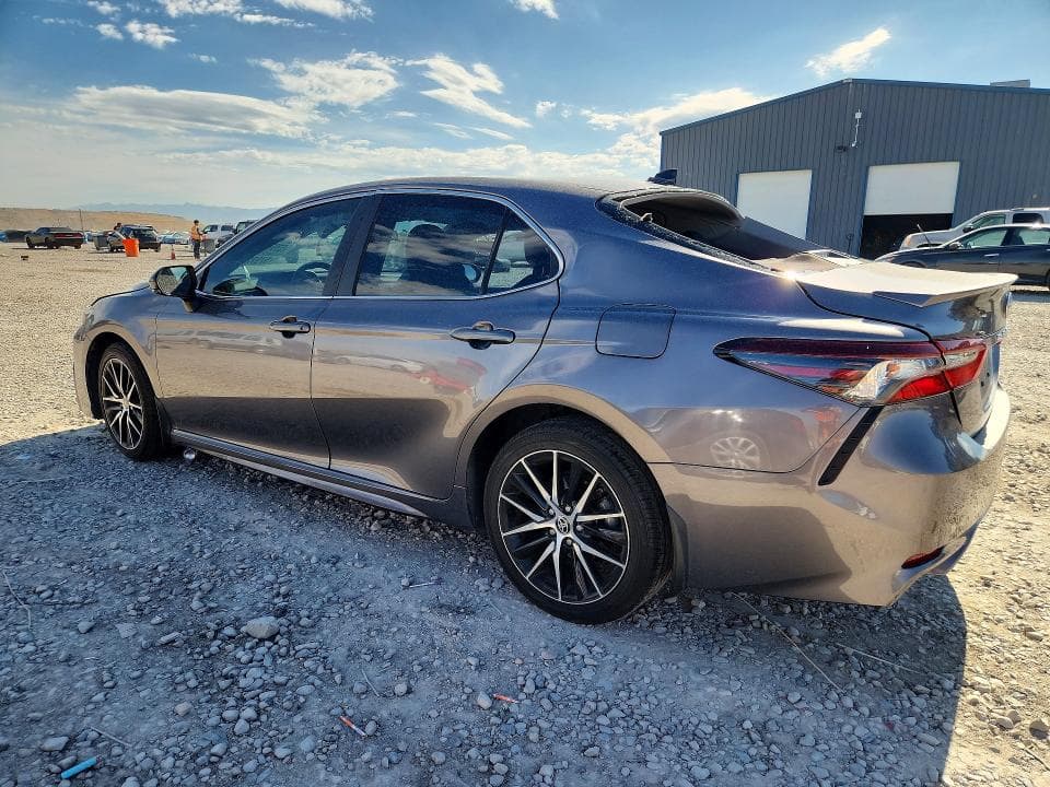 2022 TOYOTA CAMRY SE 2