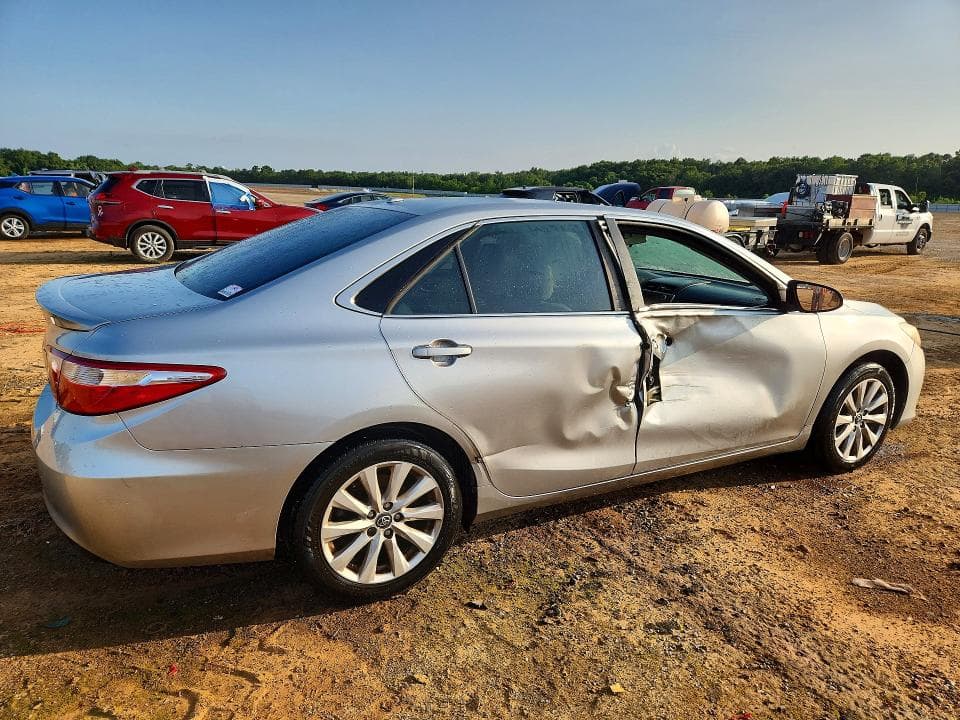 2017 TOYOTA CAMRY XSE 3