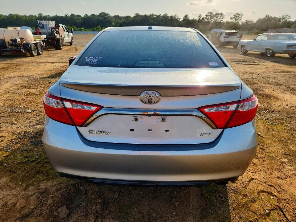 2017 TOYOTA CAMRY XSE 6