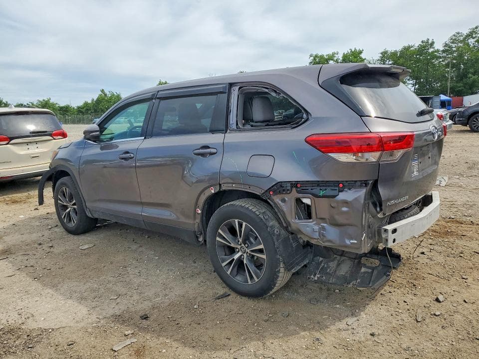 2019 TOYOTA HIGHLANDER LE 2