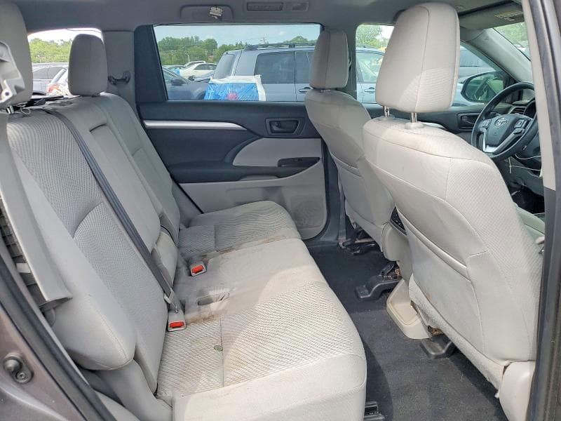 2019 TOYOTA HIGHLANDER LE 11