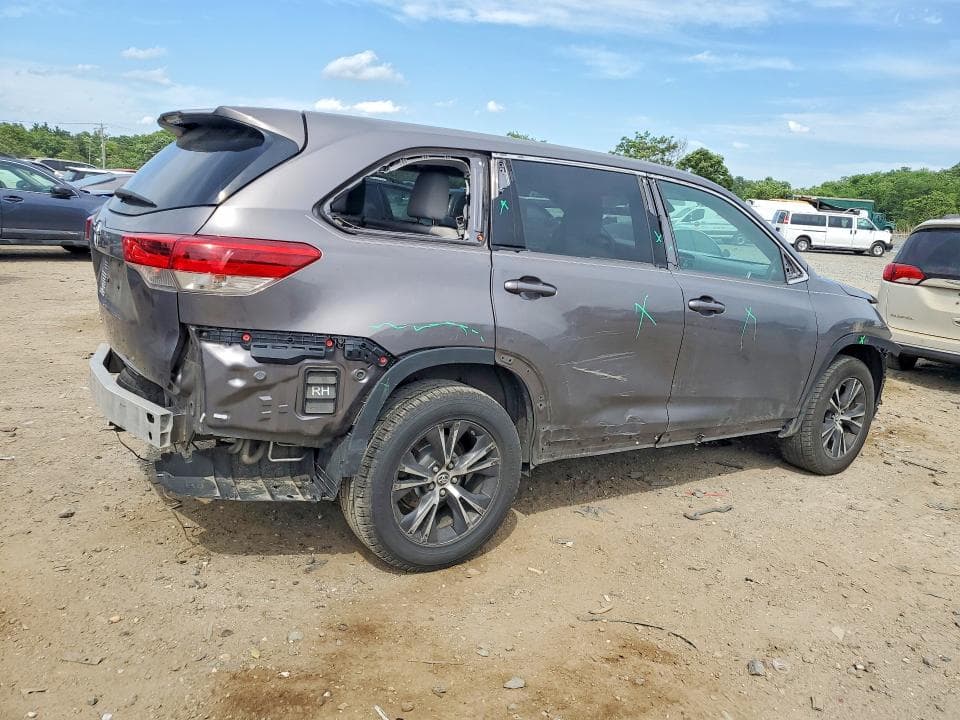 2019 TOYOTA HIGHLANDER LE 3