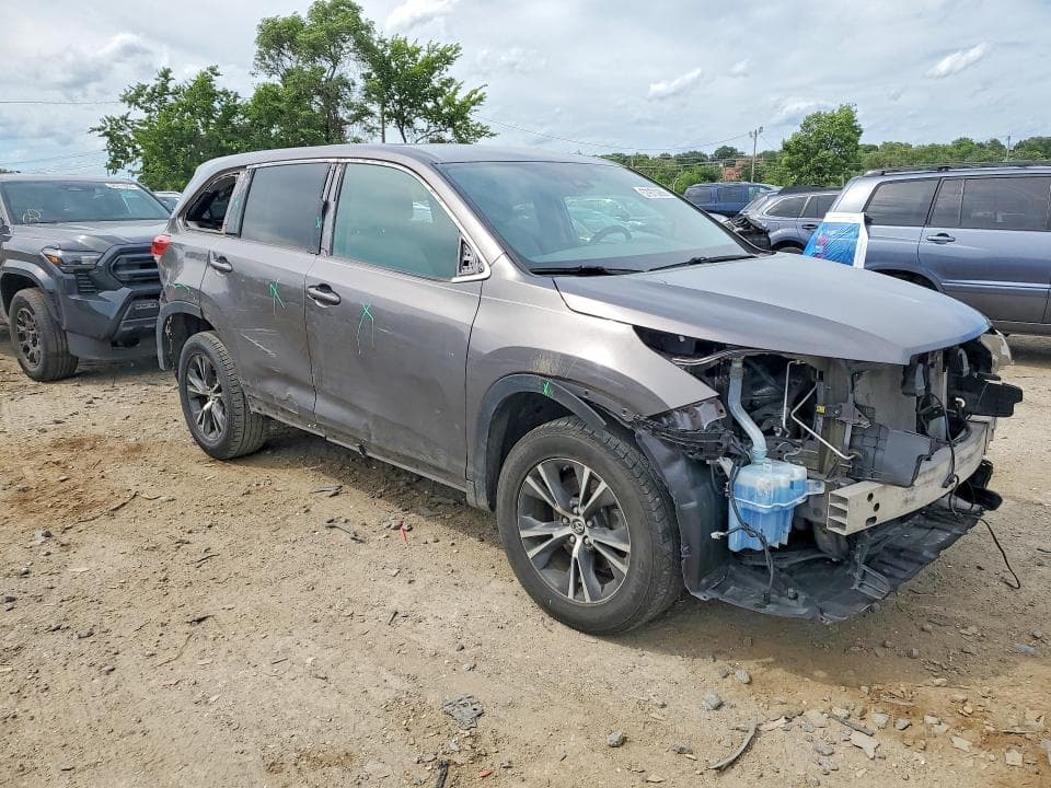 2019 TOYOTA HIGHLANDER LE 4