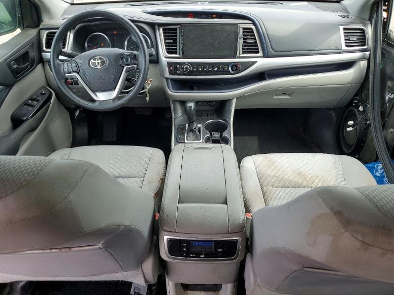 2019 TOYOTA HIGHLANDER LE 8