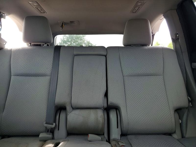 2019 TOYOTA HIGHLANDER LE 10