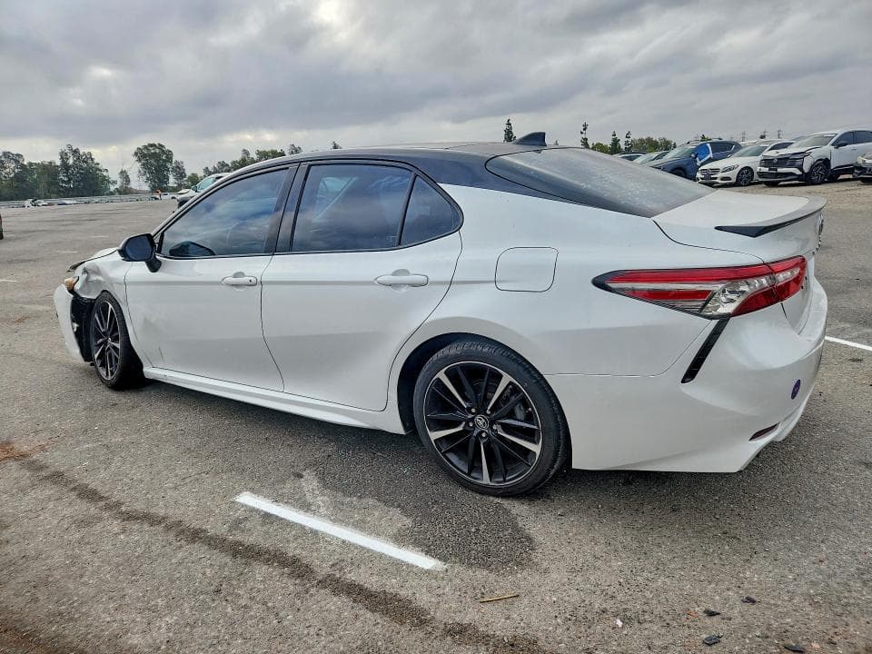 2019 TOYOTA CAMRY XSE 2