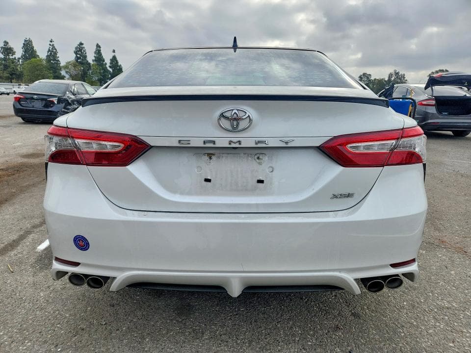 2019 TOYOTA CAMRY XSE 6