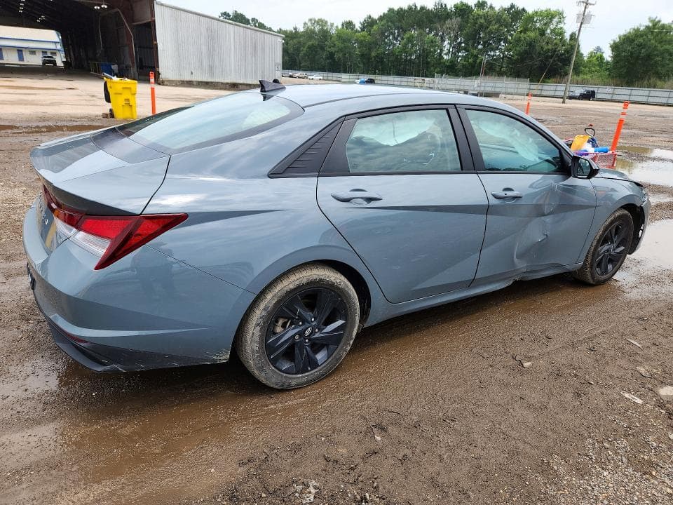 2022 HYUNDAI ELANTRA SEL 3