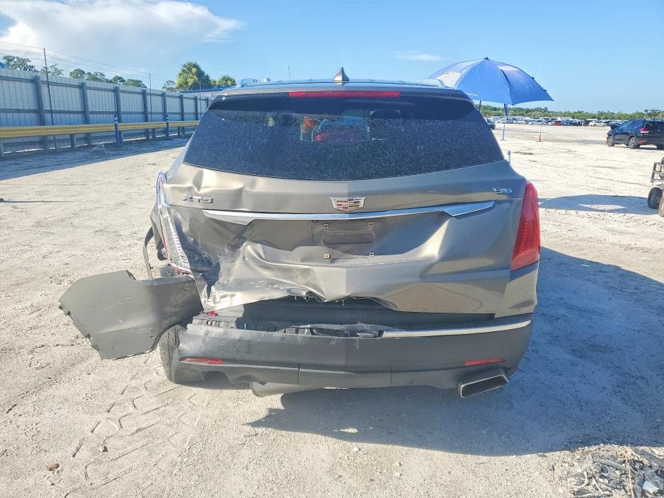 2017 CADILLAC XT5 LUXURY 6
