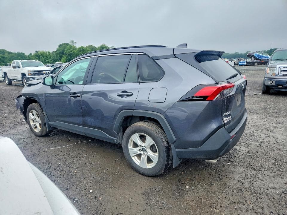 2021 TOYOTA RAV4 XLE 2