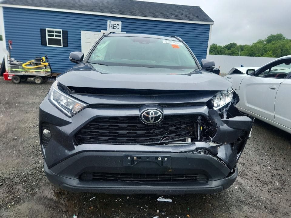 2021 TOYOTA RAV4 XLE 5