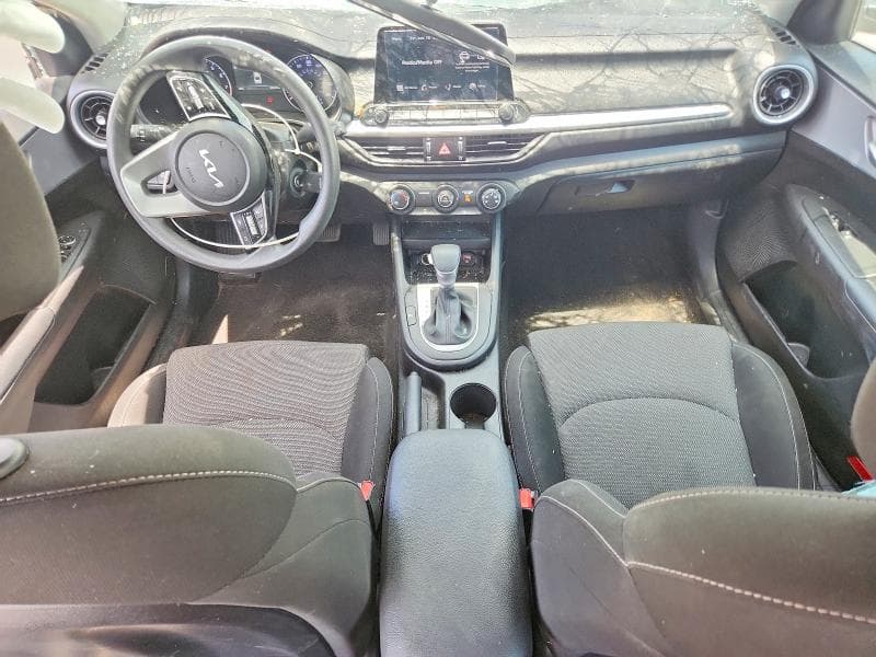 2024 KIA FORTE LXS 8