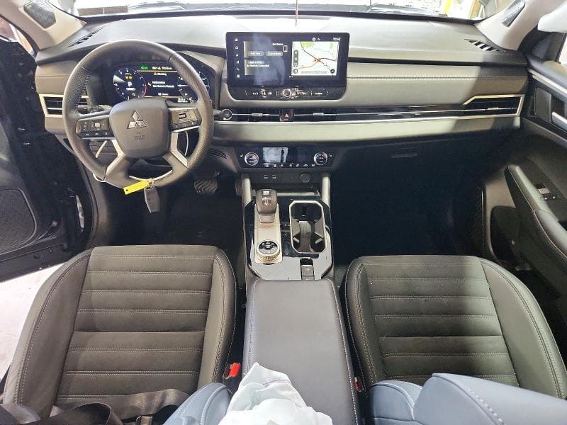 2025 MITSUBISHI OUTLANDER SE 8