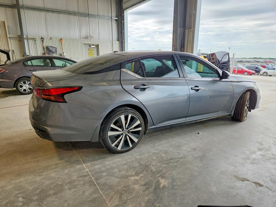 2020 NISSAN ALTIMA SR 3