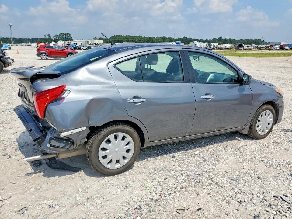 2018 NISSAN VERSA SV 3
