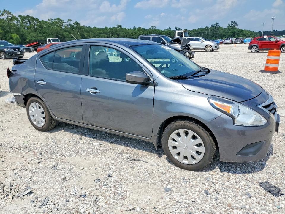 2018 NISSAN VERSA SV 4