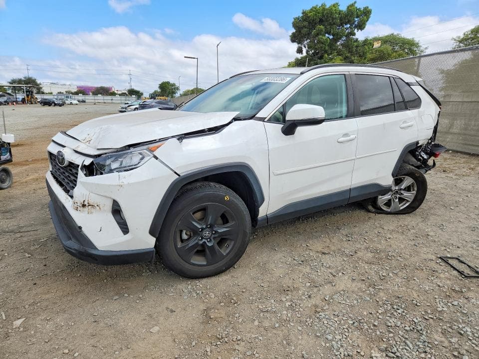 2020 TOYOTA RAV4 XLE - 1