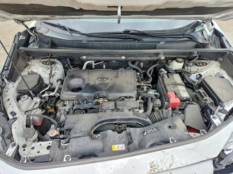 2020 TOYOTA RAV4 XLE 12