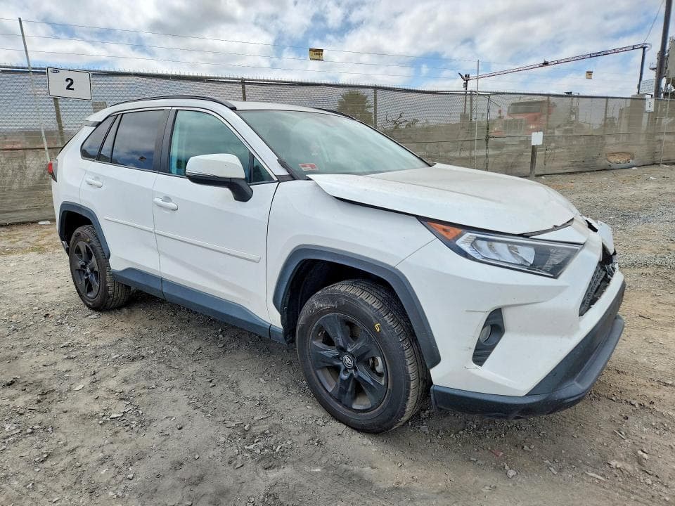 2020 TOYOTA RAV4 XLE 4