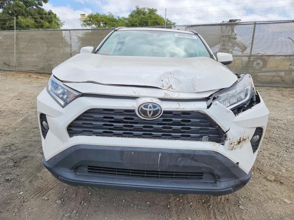 2020 TOYOTA RAV4 XLE 5