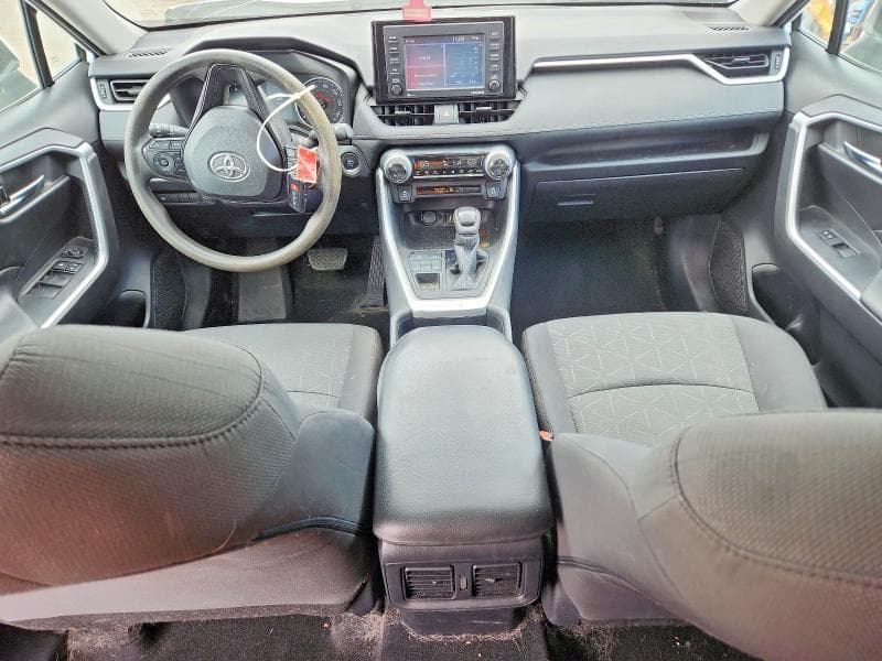 2020 TOYOTA RAV4 XLE 8