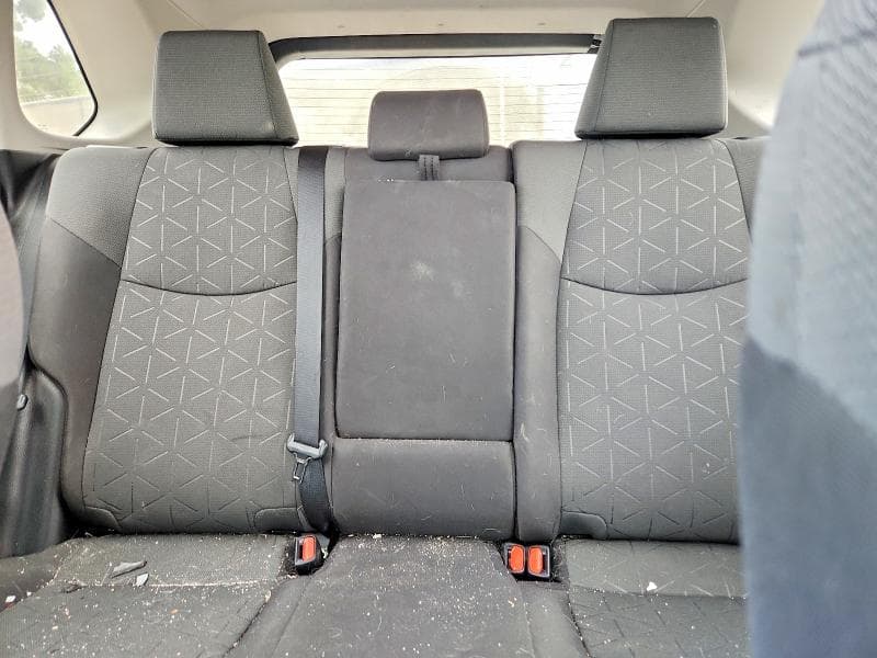 2020 TOYOTA RAV4 XLE 10