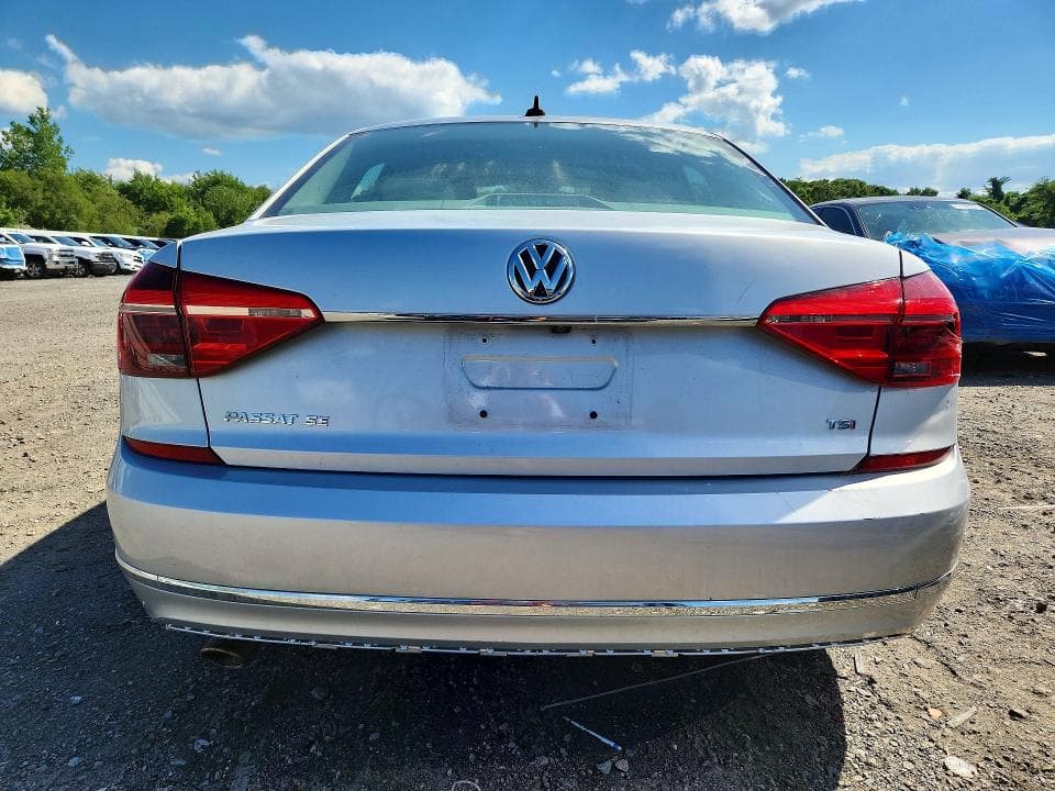 2017 VOLKSWAGEN PASSAT SE 6