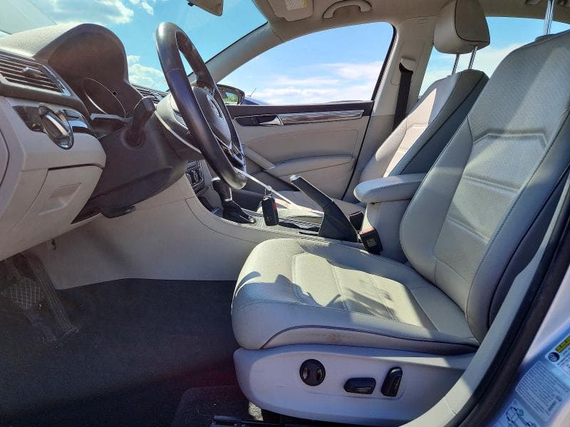 2017 VOLKSWAGEN PASSAT SE 7