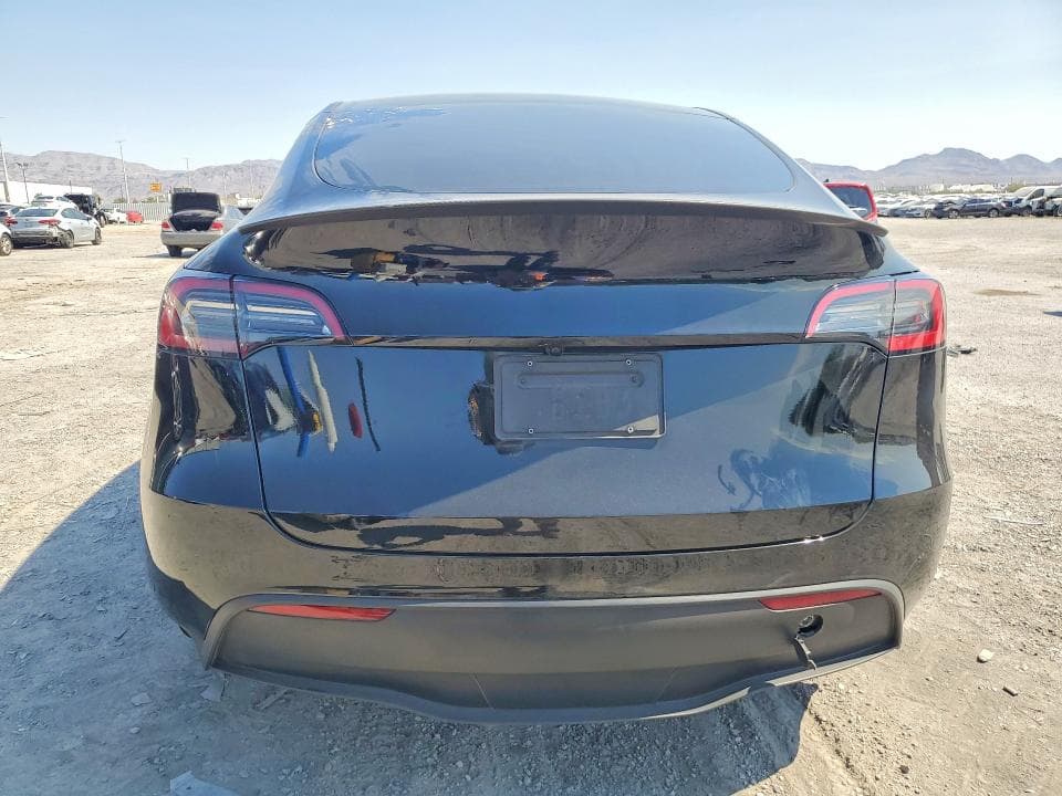 2025 TESLA MODEL Y 6