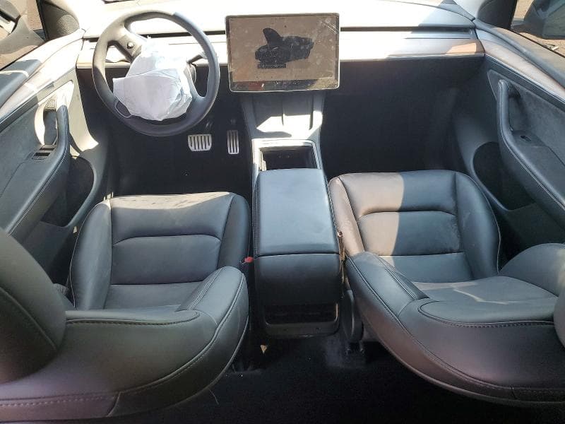 2025 TESLA MODEL Y 8