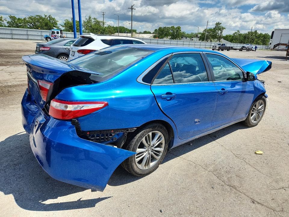 2017 TOYOTA CAMRY SE SE 3