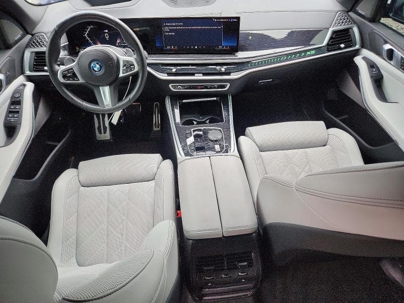 2024 BMW X5 8