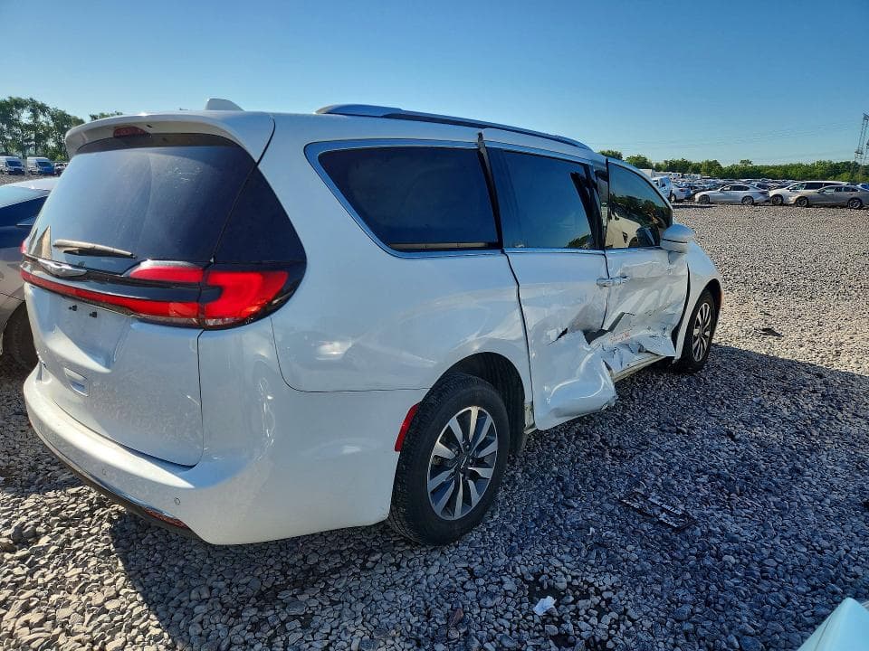 2021 CHRYSLER PACIFICA TOURING L 3