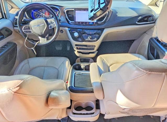 2021 CHRYSLER PACIFICA TOURING L 8