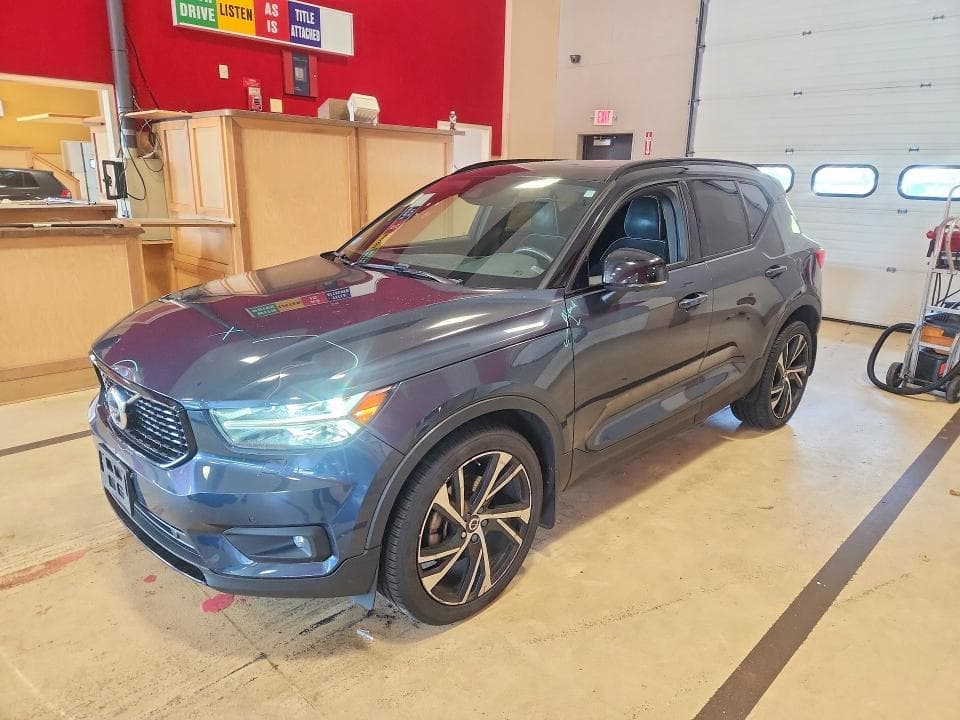 2022 VOLVO XC40 T5 R-DESIGN - 1