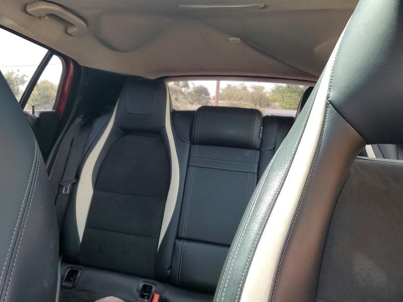 2018 INFINITI QX30 BASE 10