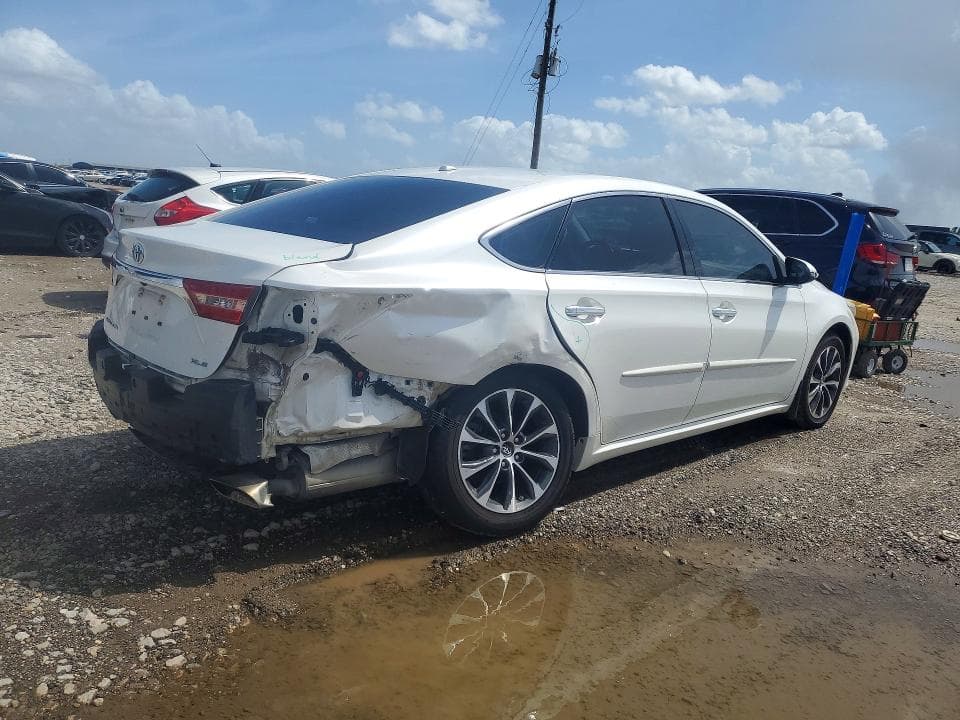 2018 TOYOTA AVALON XLE 3