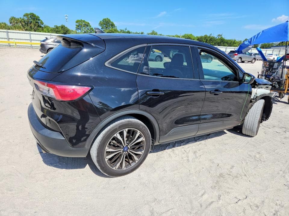 2021 FORD ESCAPE SE 3