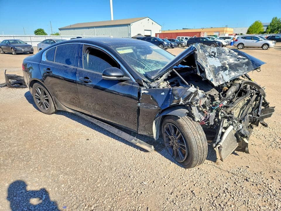 2018 JAGUAR XE PREMIUM 4