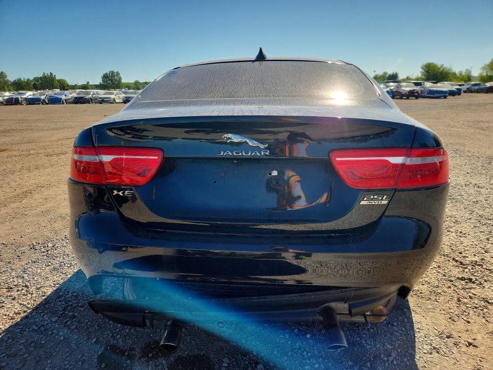2018 JAGUAR XE PREMIUM 6