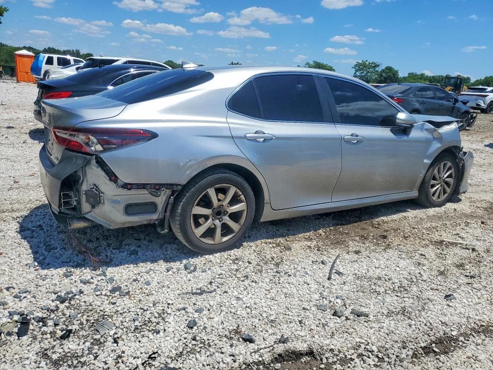 2022 TOYOTA CAMRY LE 3