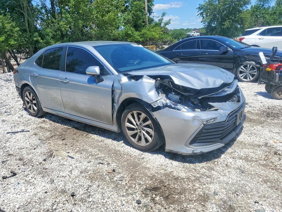 2022 TOYOTA CAMRY LE 4