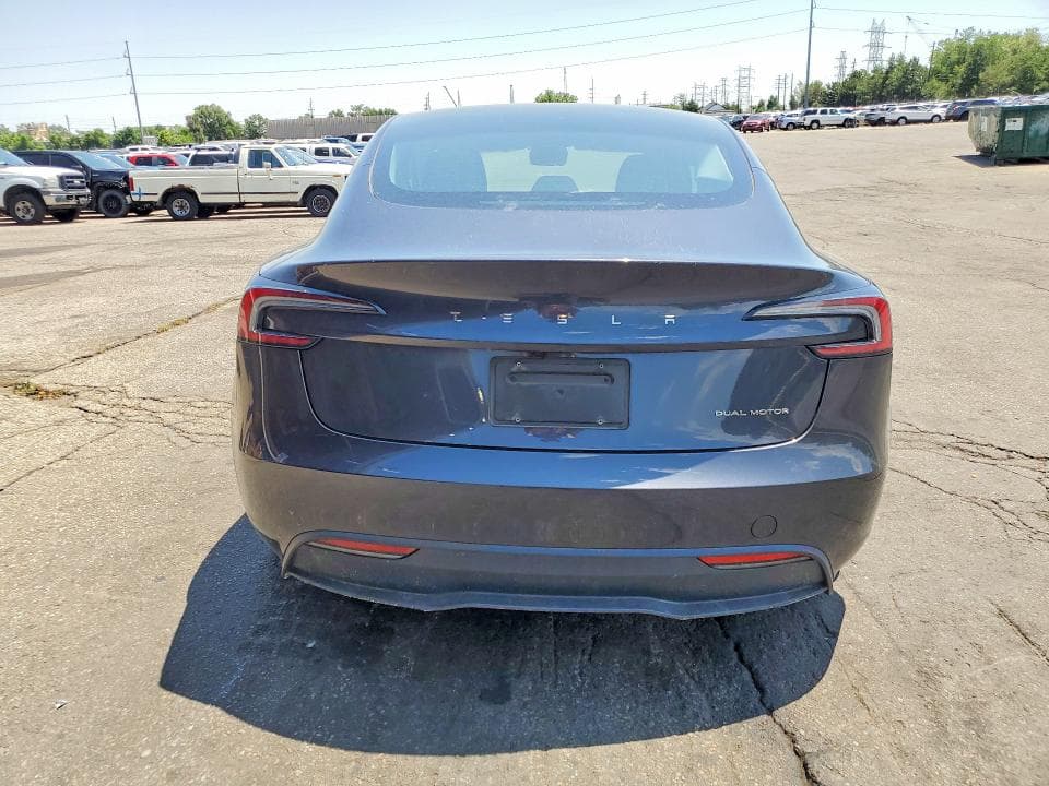 2025 TESLA MODEL 3 6