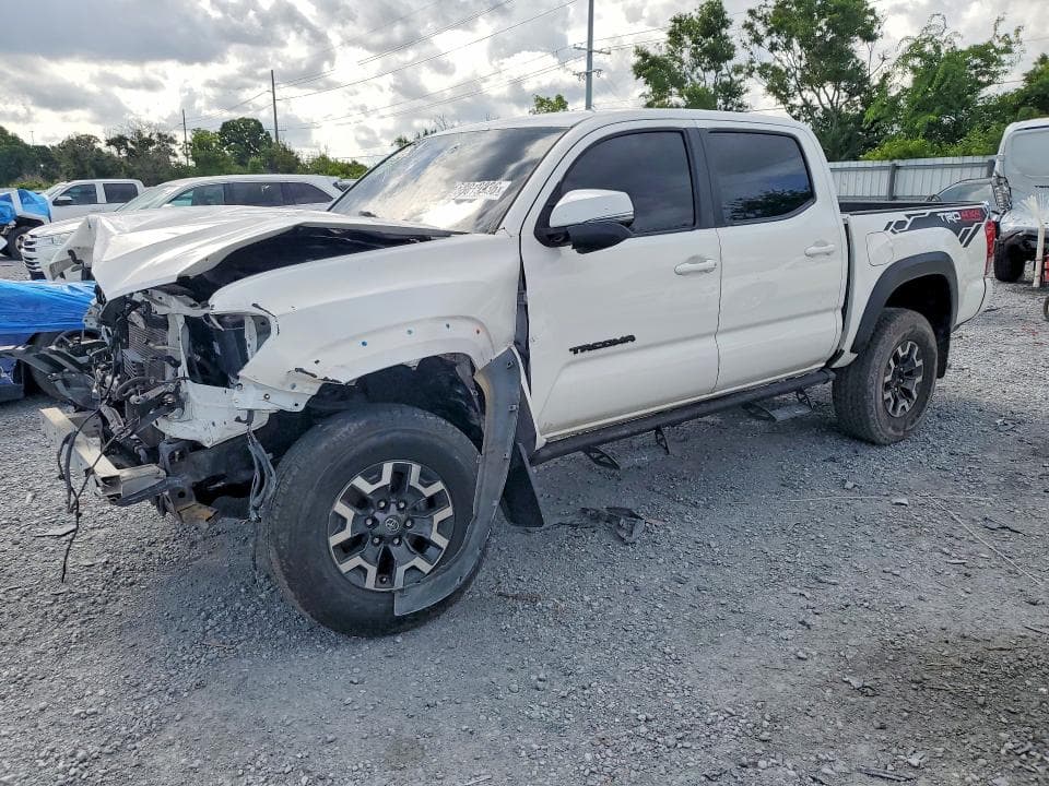 2017 TOYOTA TACOMA TRD SPORT - 1