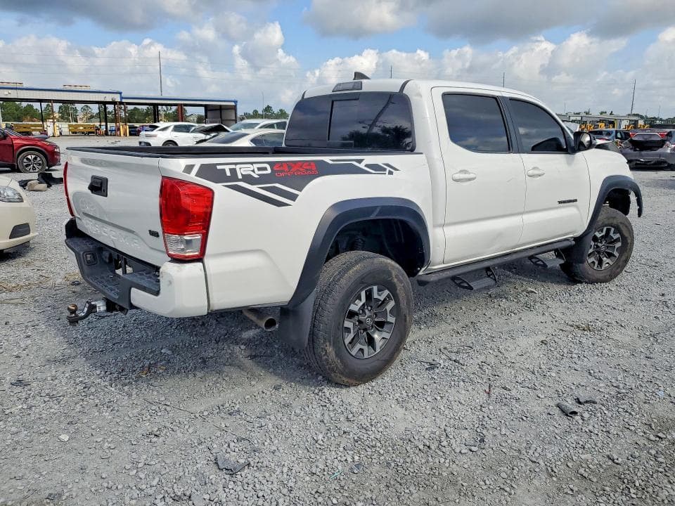 2017 TOYOTA TACOMA TRD SPORT 3