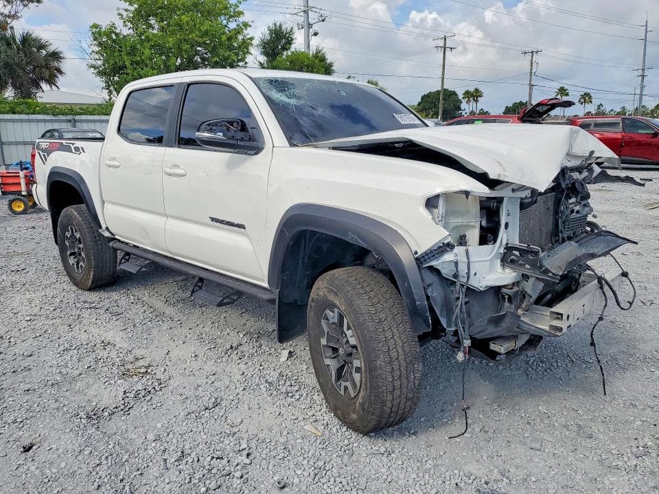 2017 TOYOTA TACOMA TRD SPORT 4