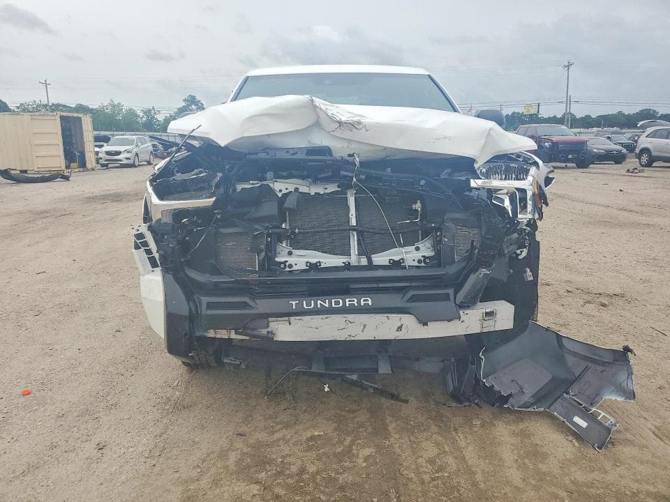 2026 TOYOTA TUNDRA SR SR 5