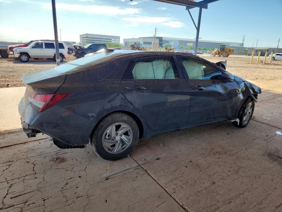 2026 HYUNDAI ELANTRA SE 3