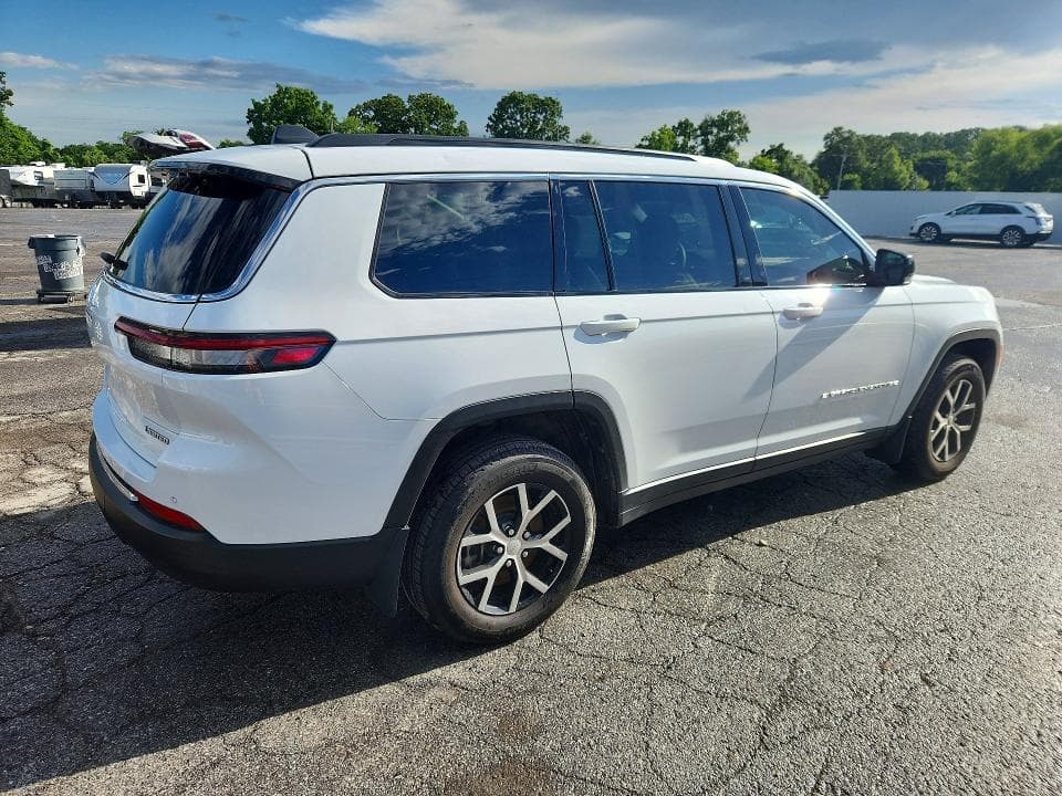 2024 JEEP GRAND CHEROKEE L LIMITED 3