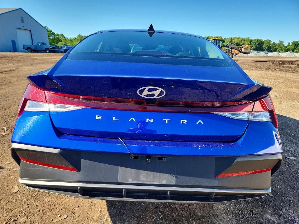 2025 HYUNDAI ELANTRA SE 6